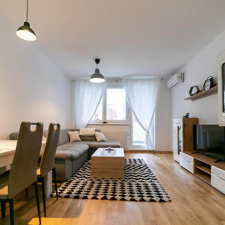 Iva Appartement Zagreb Buitenkant foto